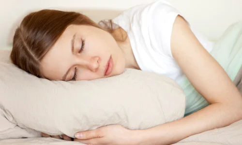 ما تأويل الحلم بشخص اعرفه دون التفكير فيه للعزباء لابن سيرين؟