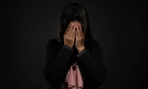 ما تأويلات الحلم بشخص تحبه يبكي في المنام لابن سيرين؟