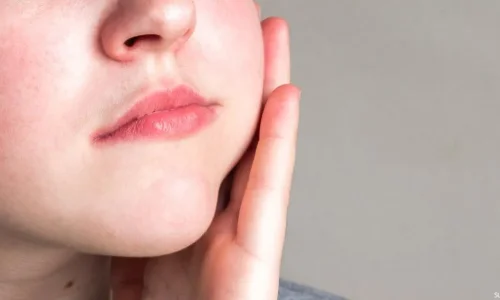 ما هي تفسيرات رؤية الخد الايسر في المنام لابن سيرين؟