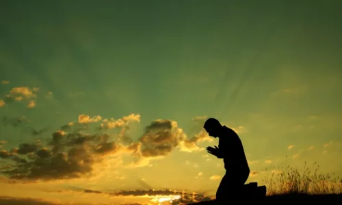 ما تأويل ابن سيرين لرؤية الدعاء على العدو في المنام؟