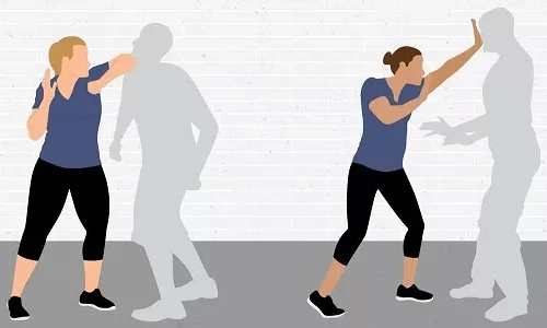 ما تفسير رؤية الدفاع عن شخص في المنام للعزباء؟