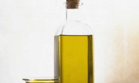 ما تفسيرات رؤية الدهن بالزيت في المنام لابن سيرين؟