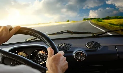 ما تفسيرات ابن سيرين لرؤية الركوب مع الميت في المنام؟