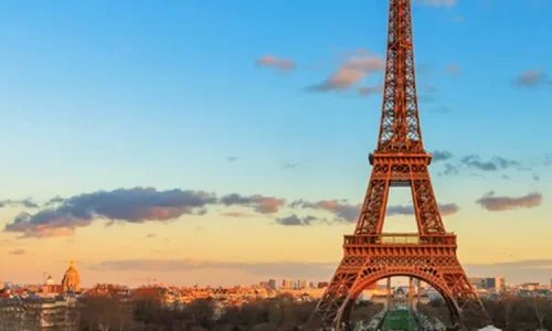 ما تفسير رؤية السفر الى فرنسا في المنام للعزباء؟