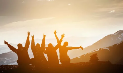 ما تفسير رؤية السفر مع الصديق في المنام؟