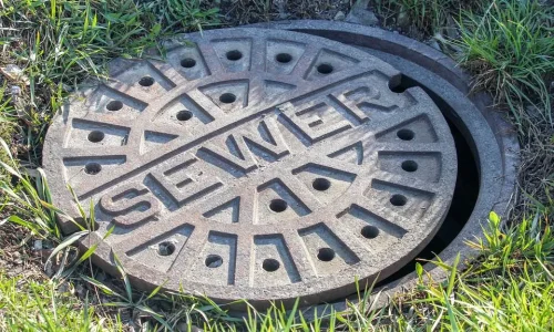 ما تفسير رؤية السقوط في البالوعة في المنام لابن سيرين؟