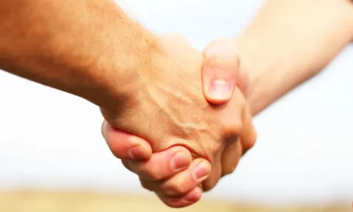 ما تأويل رؤية السلام على الاصدقاء في المنام؟