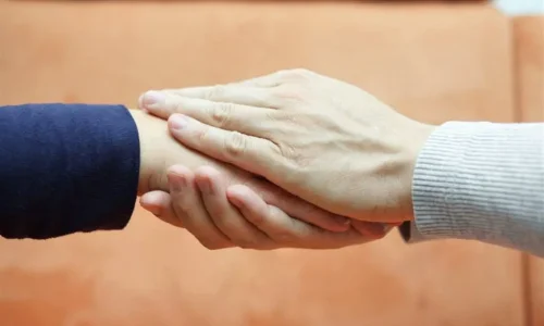 ما تفسير ابن سيرين لرؤية السلام على شخص ميت بالمنام؟