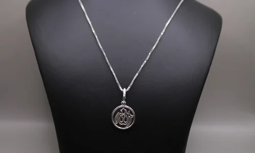 ما تفسير رؤية السلسلة الفضة في المنام للعزباء لابن سيرين؟