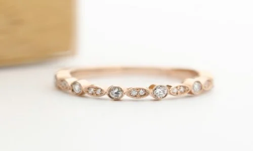 ما تفسيرات رؤية السوار في المنام للمطلقة؟