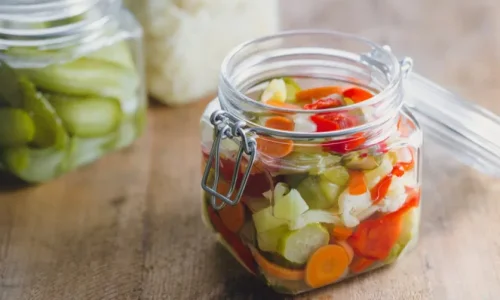 ما تأويل رؤية الطرشي في المنام للمتزوجة؟