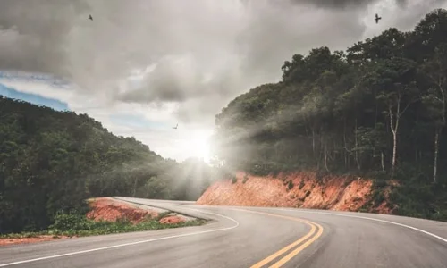 ما تفسير ابن سيرين لرؤية الطريق السريع في المنام؟