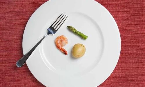 ما تأويلات رؤية الطعام القليل في المنام؟