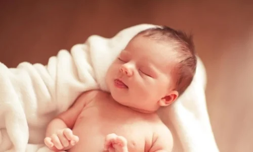 ما تأويلات رؤية الطفلة المولودة في المنام؟