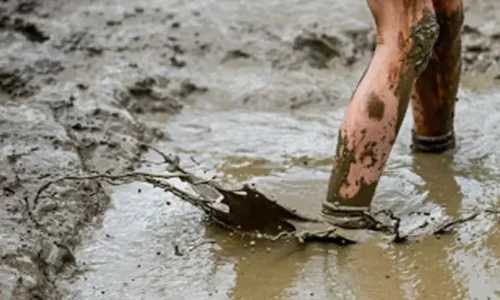 ما تأويل رؤية الطين في المنام للمتزوجة؟