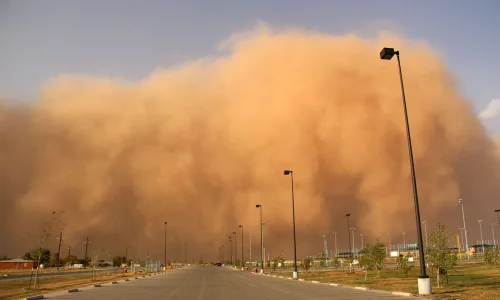 ما تأويل ابن سيرين لرؤية العاصفه في المنام؟