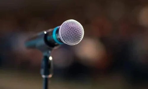 ما تأويلات رؤية الغناء في المنام بدون موسيقى؟