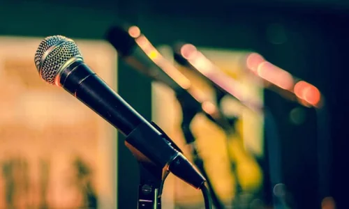 ما تفسير ابن سيرين لرؤية الغناء في المنام للمطلقة؟