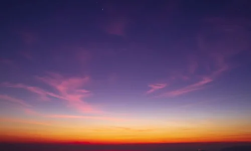 ما تأويلات رؤية الفجر في المنام للعزباء؟