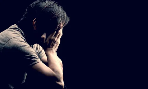 اعرف أهم 10 تفسير ات حلم شخص يبكي وحزين في المنام