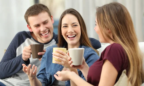 كيف تترك انطباعاً جيداً عند زيارة خطيبتك في بيتها؟