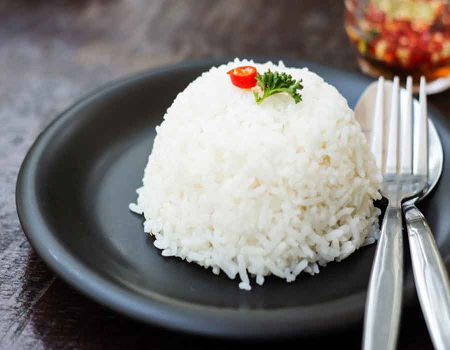 اكل الأرز في المنام للعزباء