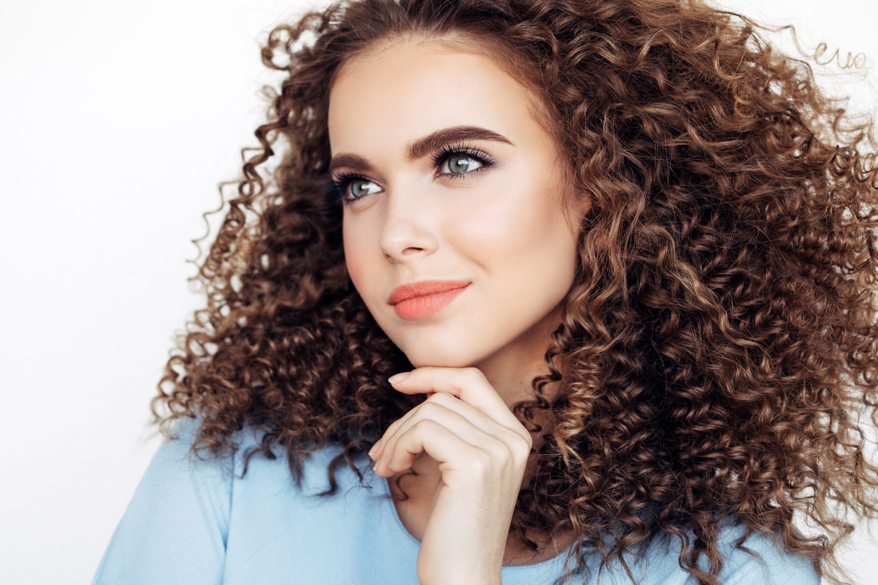 أهم تفسيرات رؤية الشعر الكثيف في المنام لابن سيرين