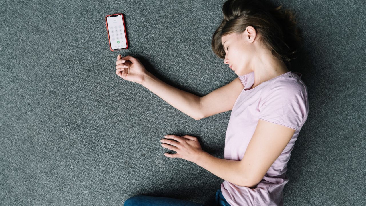 تعرف على تفسير حلم الوقوع على الأرض في المنام لابن سيرين