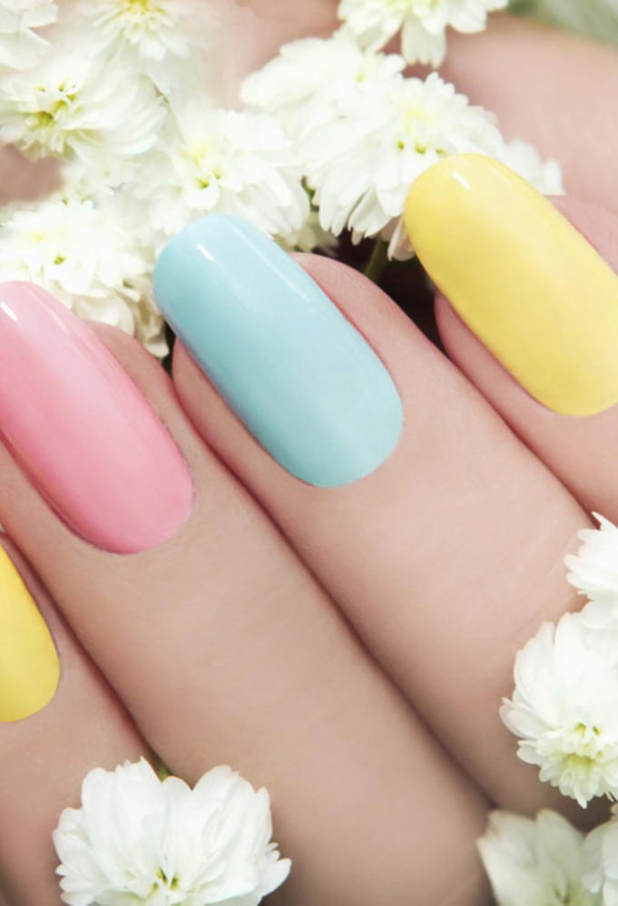 تفسير رؤية طلاء الأظافر في المنام لابن سيرين