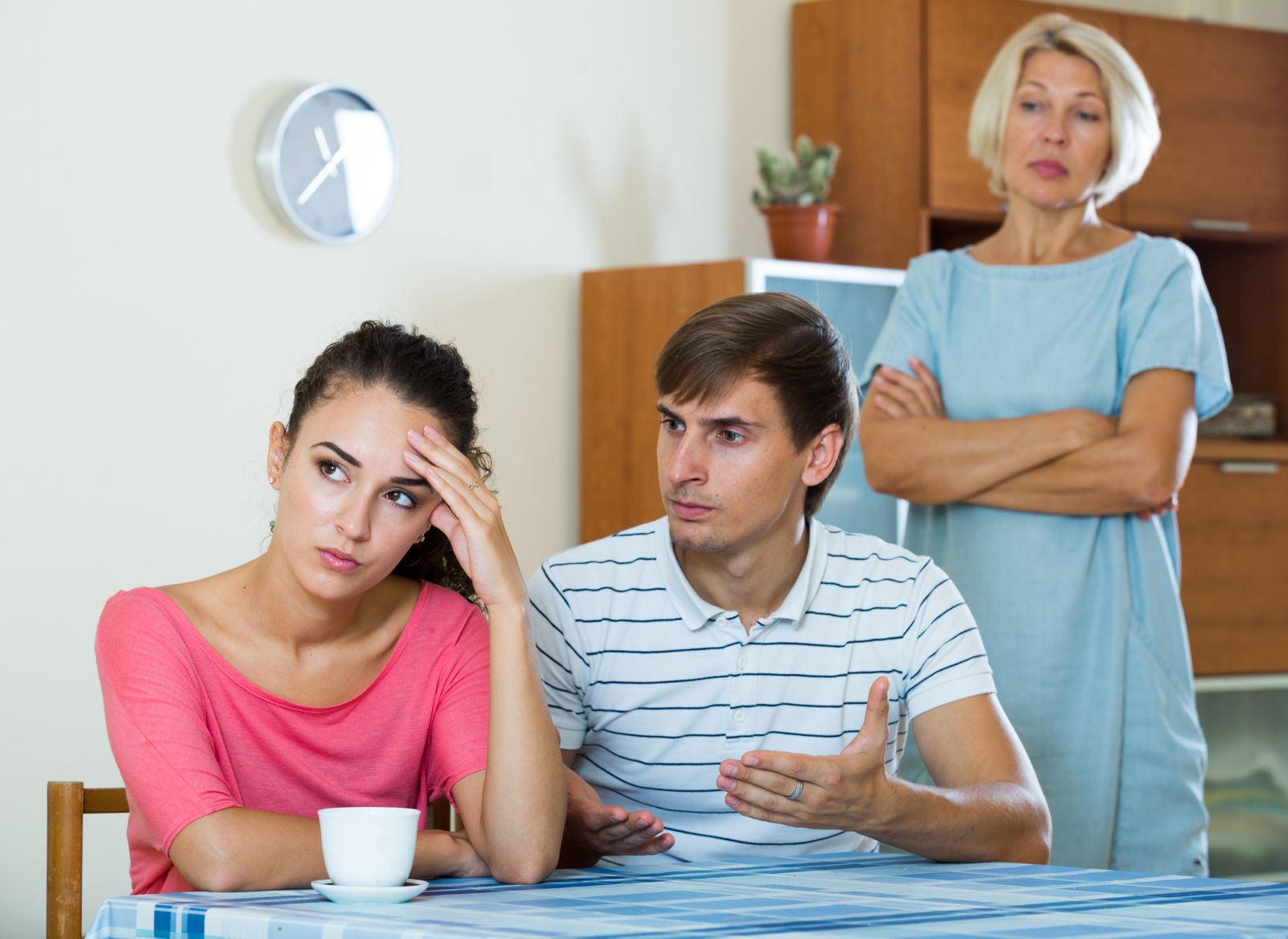 أهم تفسيرات رؤية ام الزوج في المنام لابن سيرين