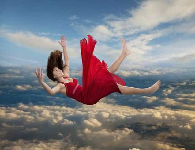 ما تفسير حلم السقوط من مكان مرتفع في المنام لابن سيرين