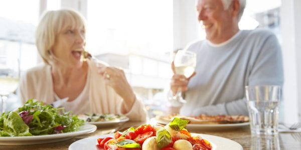 ما تفسير حلم اعطاء الميت أكل في المنام لابن سيرين