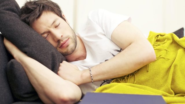 ما تفسير حلم الزنا مع امرأة تعرفها في المنام لابن سيرين