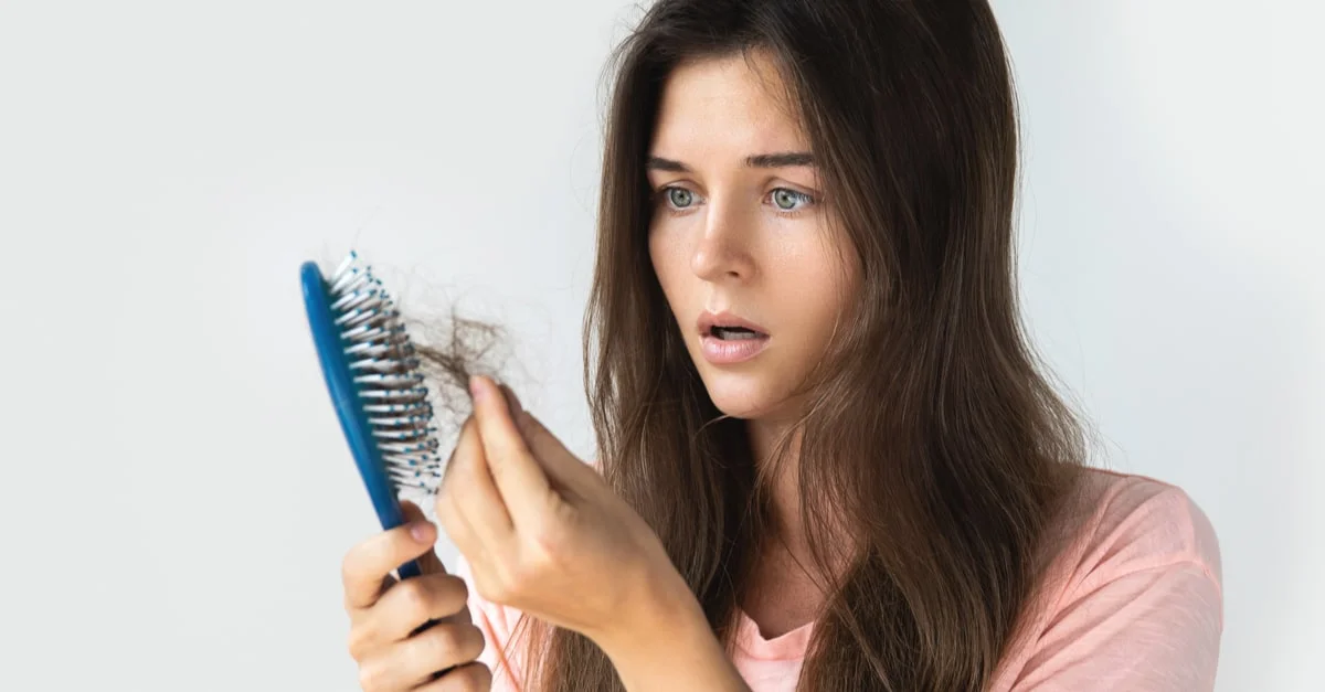 ما تفسير حلم سقوط الشعر للعزباء في المنام لابن سيرين