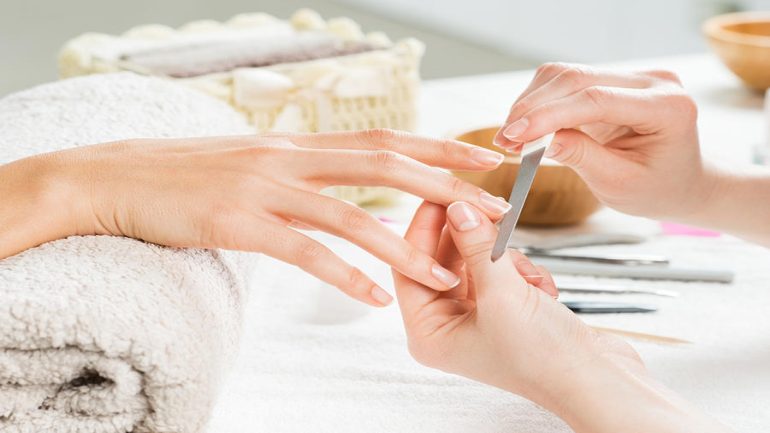 تقليم الاظافر في المنام