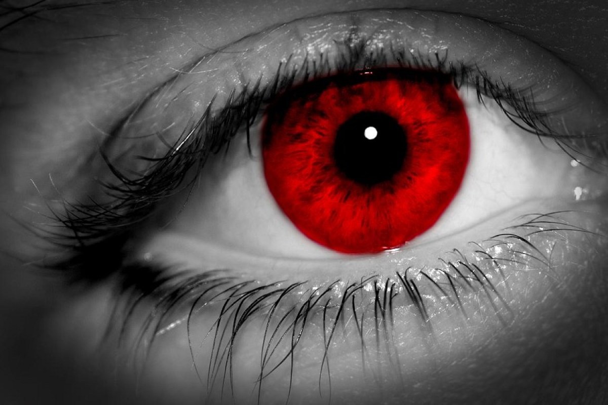 تفسير حلم العين الحمراء