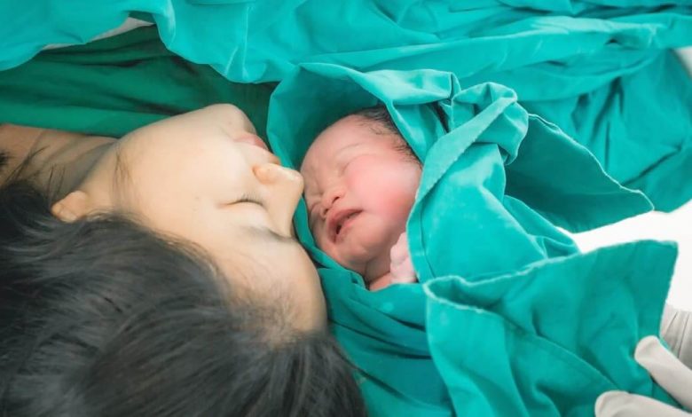 ما تفسير حلم الولادة للمتزوجة الغير حامل لابن سيرين