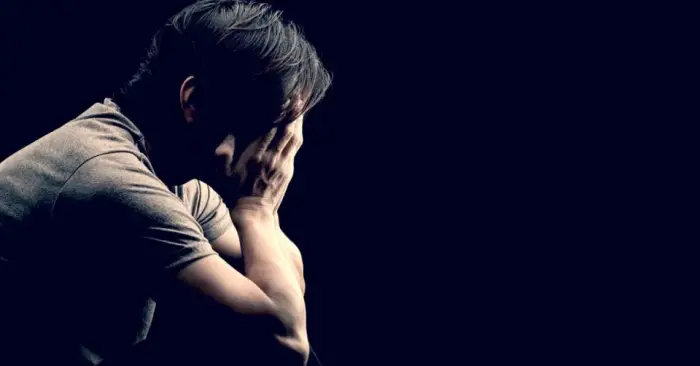 تفسير حلم شخص يبكي وحزين