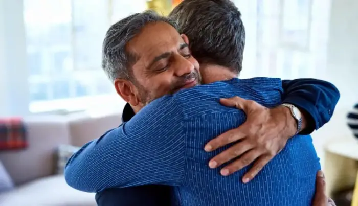 الحضن في الحلم