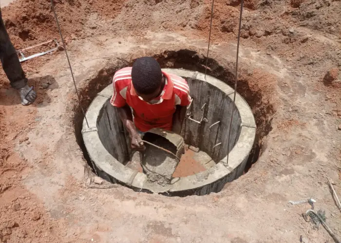 الحلم بحفر بئر