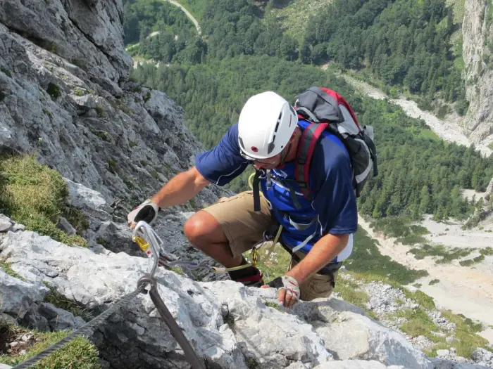 تفسير حلم صعود الجبال
